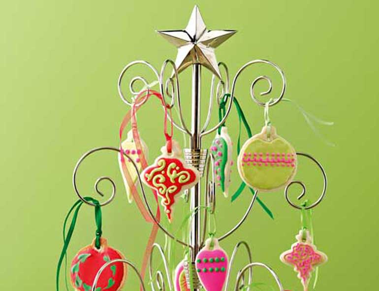 Make A Christmas Cookie Tree Centrepiece