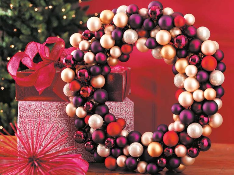 Make An Ornament Wreath