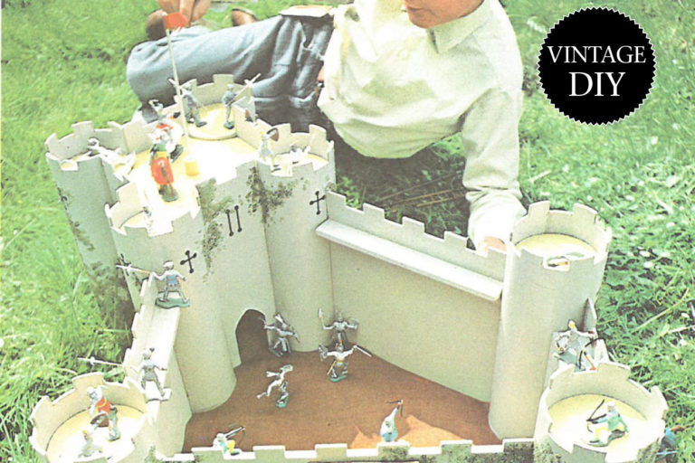 Vintage DIY: Medieval Toy Castle