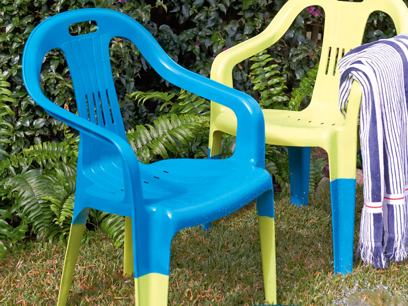 How To Spray Paint Plastic Chairs