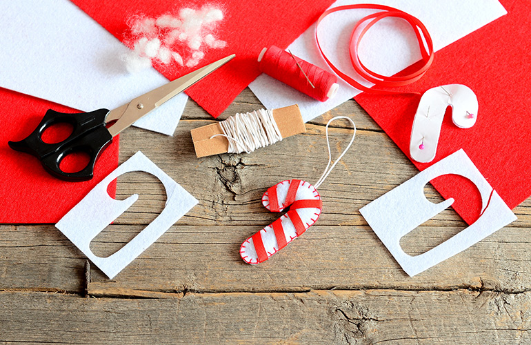 ‘Tis the season…for holiday crafting!