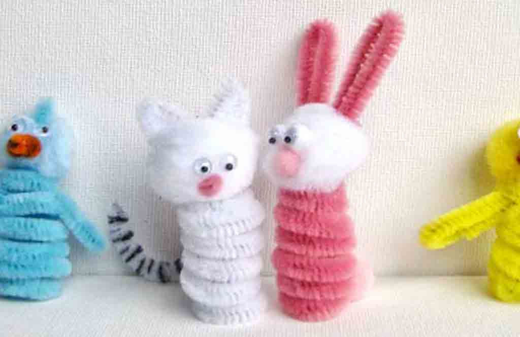 Pipe cleaner Finger Puppets