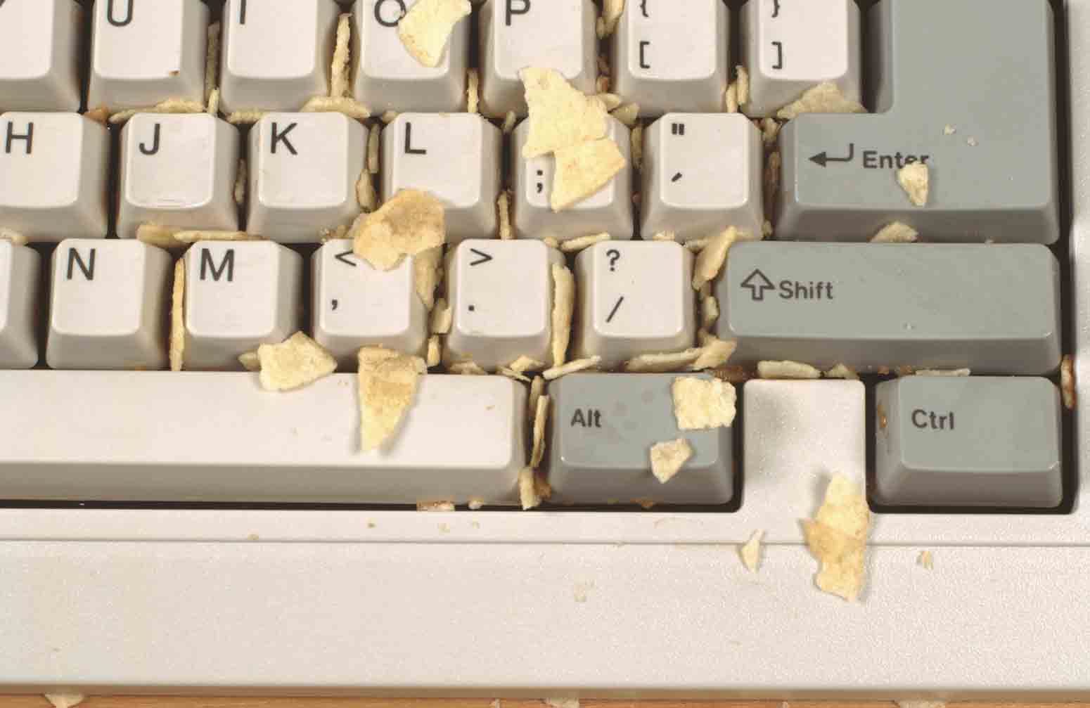 Clean a crumby keyboard