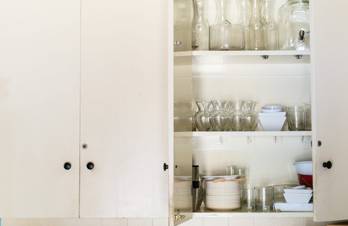 Organise kitchen cabinets