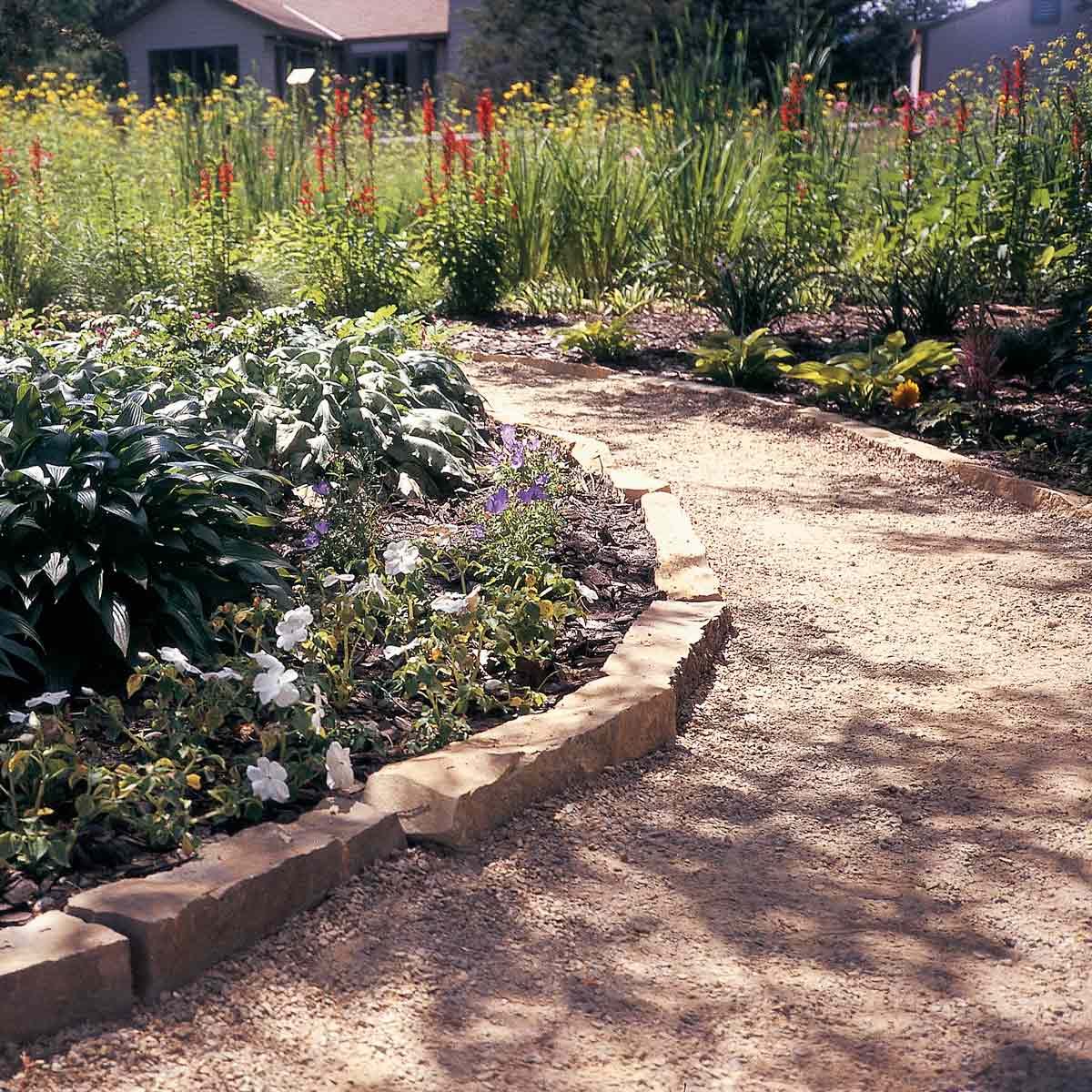 Walkway ideas: tips for building mulch and gravel paths