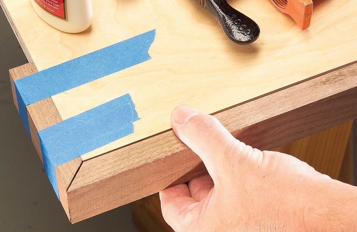 Mitre joint/picture-frame joint