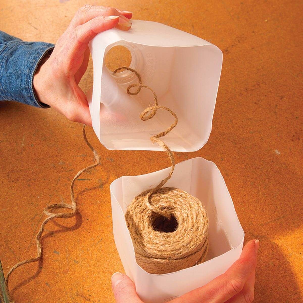 Tangle-free twine storage