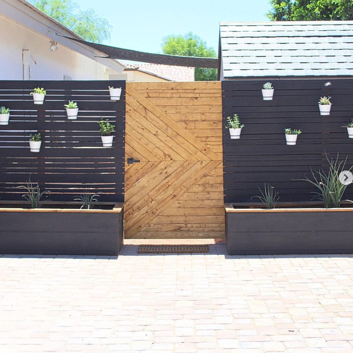 Planter privacy fence