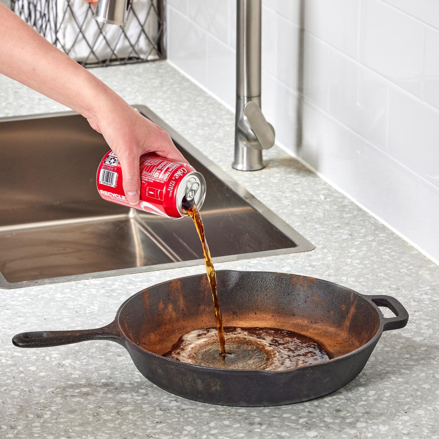 Use Coca-Cola on rusty pans