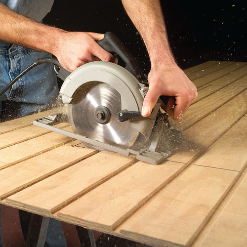 lower a circular saw into timber to make a plunge cut, handyman magazine, 