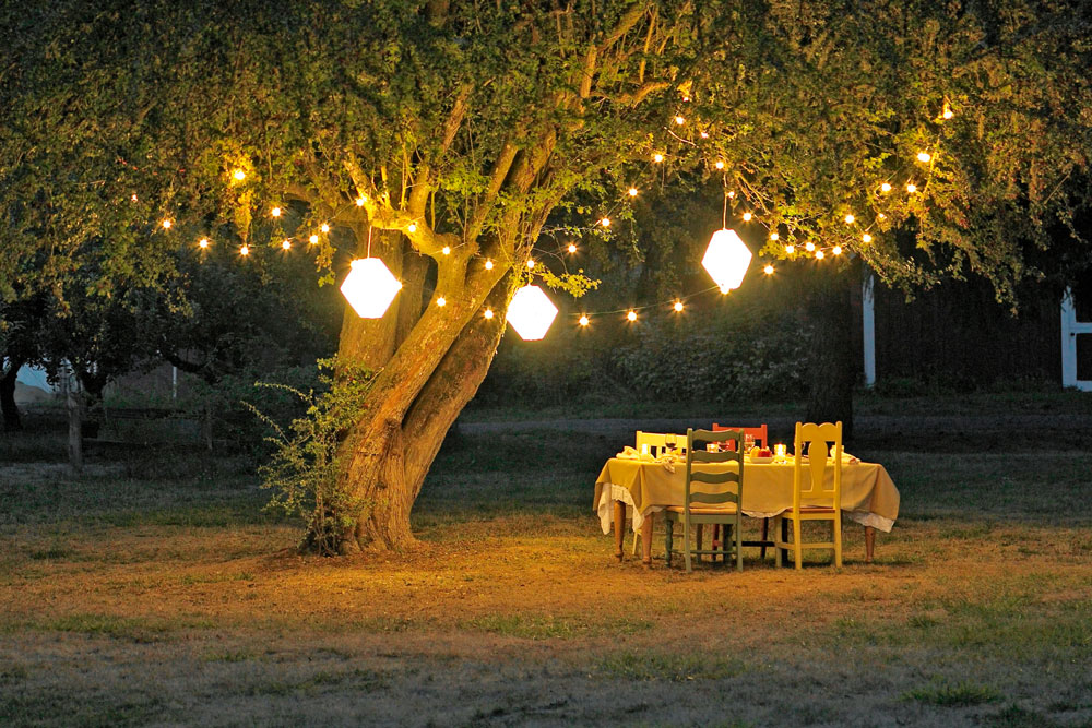 outdoor table with lights 